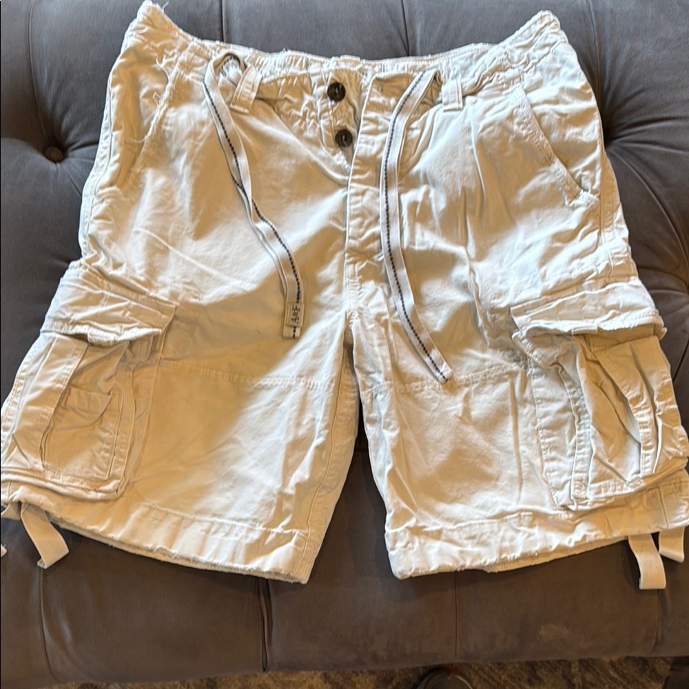COPY - Abercrombie & Fitch Cream Cargo Shorts Relaxed Fit
